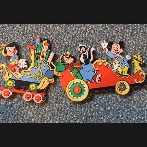 Vintage Nursery Decor DISNEY Wall Train Mickey - Picture 9 of 9